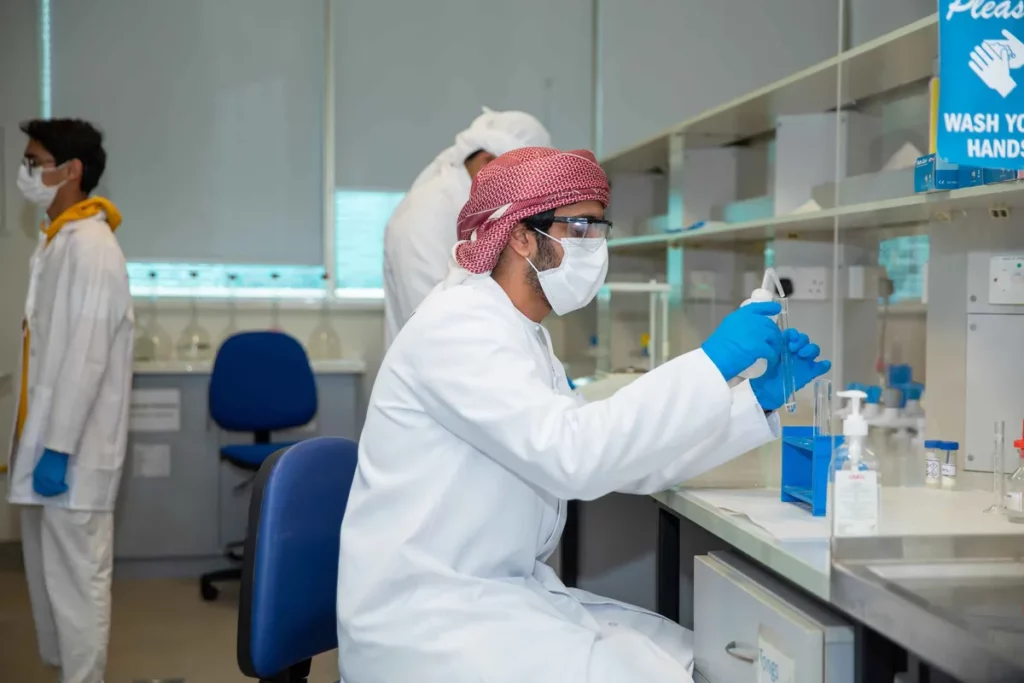 جامعة الإمارات تدعم التقدم العلمي والبحثي بتمويل 132 مشروعاً بحثياً يُعزّز  الابتكار والتطوير2_ssict_1200_800
