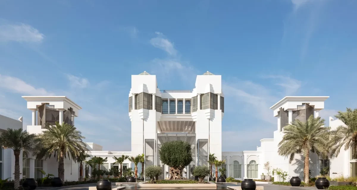 منتجع رافلز قصر العرين البحرين يفتتح أبوابه في المملكة