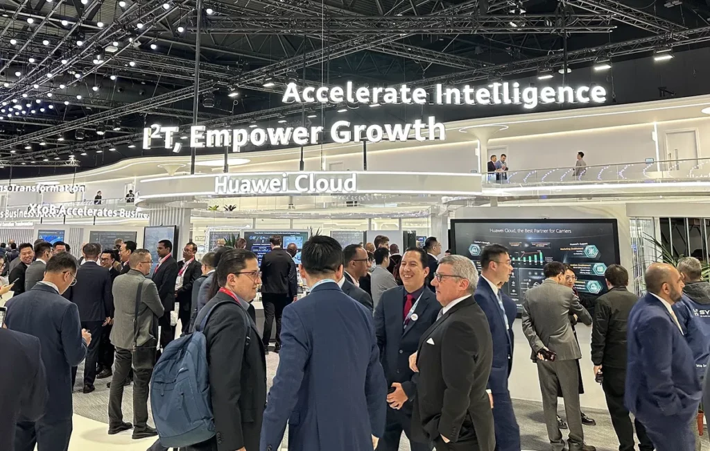 MWC 2024_Huawei Cloud at Accelerating Intelligence across Middle East and Central Asia_ssict_1200_762