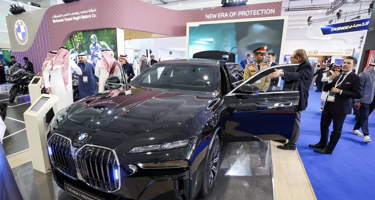 سيارات الحماية المدنية الرائدة من BMW تتألّق في معرض الدفاع العالمي 2024